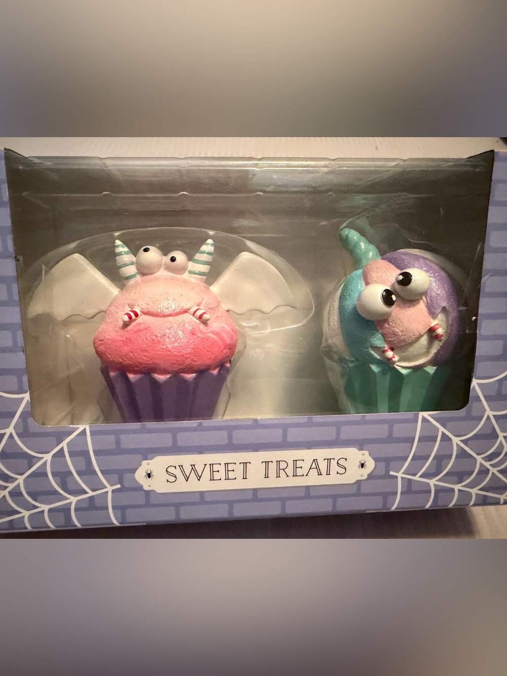 Sweet Treats HALLOWEEN Ghoulish Monster Cupcakes BRAND NEW!